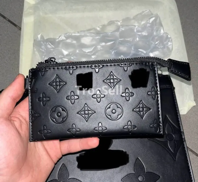 Sacoche cuir véritable Louis Vuitton