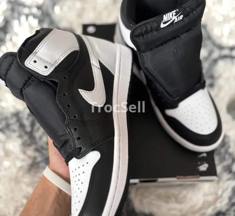 Jordan 1 Retro High OG Black/White – Iconic Style in Size 40 EU