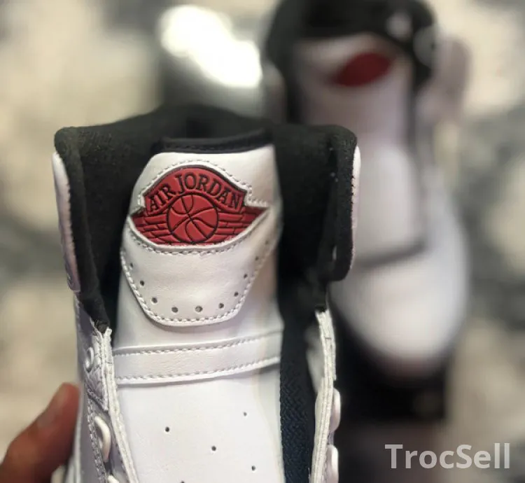 Air Jordan 2 Retro - White/Varsity Red-Black (Size 38.5 EU)