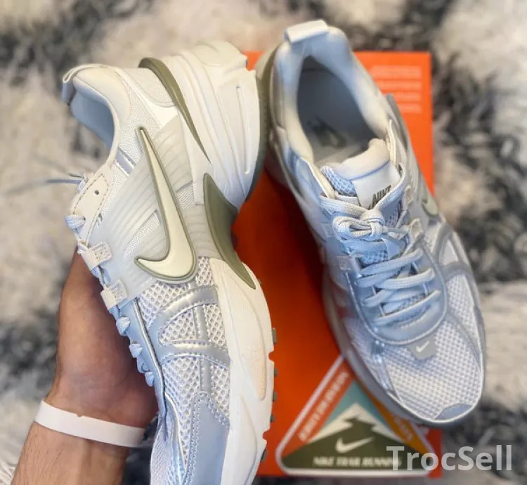 Nike V2K Run Photon Dust Silver Summit - Taille 41 (Refurbished)