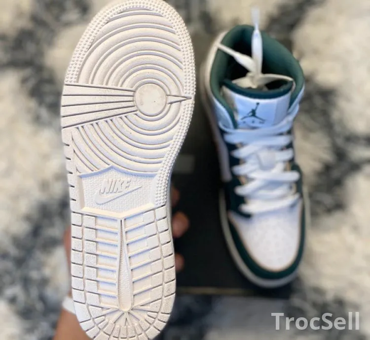Air Jordan 1 Mid SE GS White / Oxidized Green - Taille 38 EU