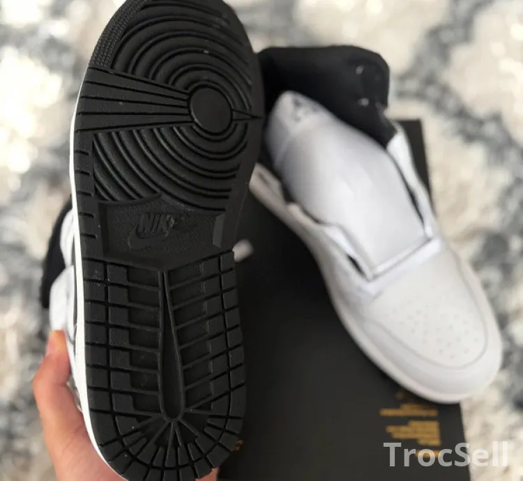 Air Jordan 1 Mid Taille 42