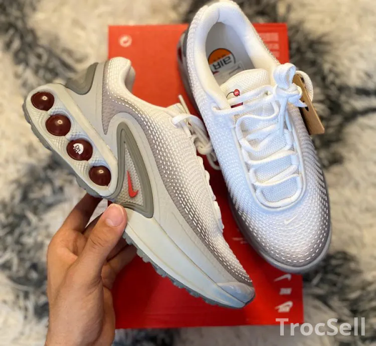 Nike Air Max DN SE Smoke Grey / University Red - Neuves, Taille 38,5 EU
