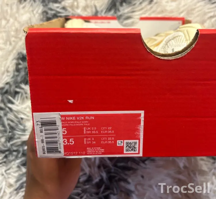 Nike V2K Run Pale Ivory – Pointure 35.5 neuve dans sa boîte