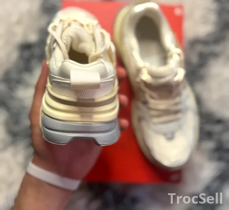 Nike V2K Run Pale Ivory – Pointure 35.5 neuve dans sa boîte