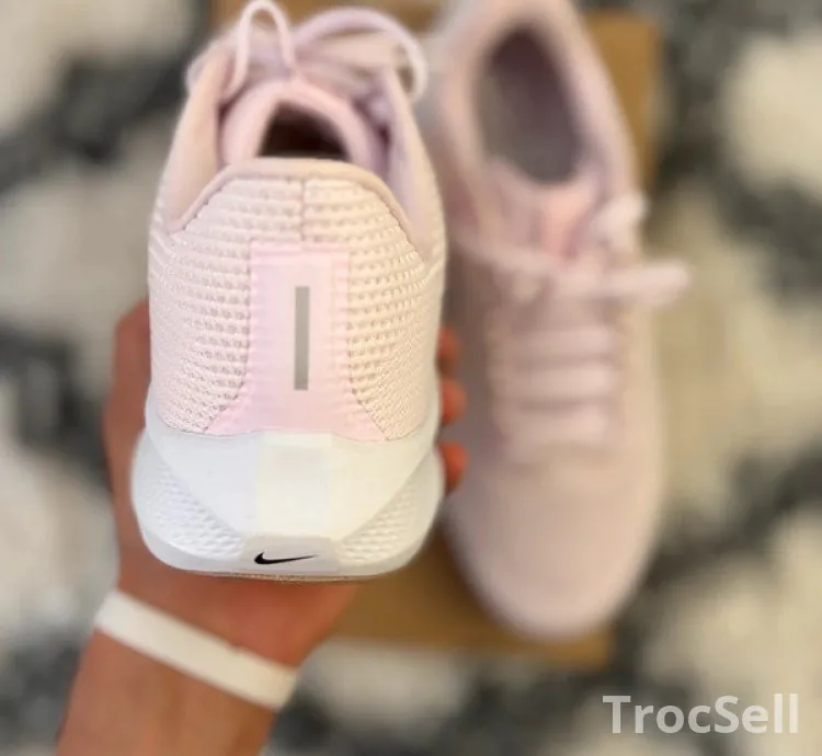 Nike Air Zoom Pegasus 40 – Pearl Pink/White – Taille 44.5 EU – Neuve