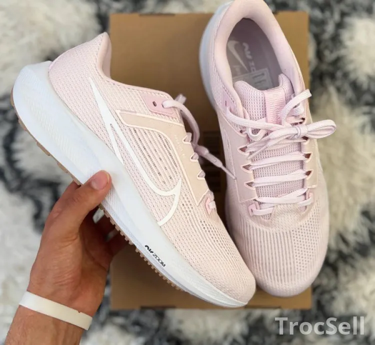 Nike Air Zoom Pegasus 40 – Pearl Pink/White – Taille 44.5 EU – Neuve