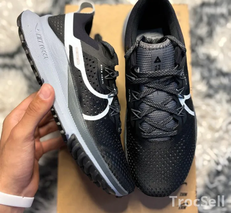 Nike React Pegasus Trail 4 – Black / Dark Grey (EU 39)