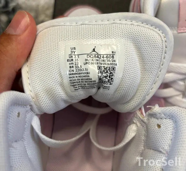 Jordan 1 Mid PS – Pink Foam / Fire Red (EU 35)