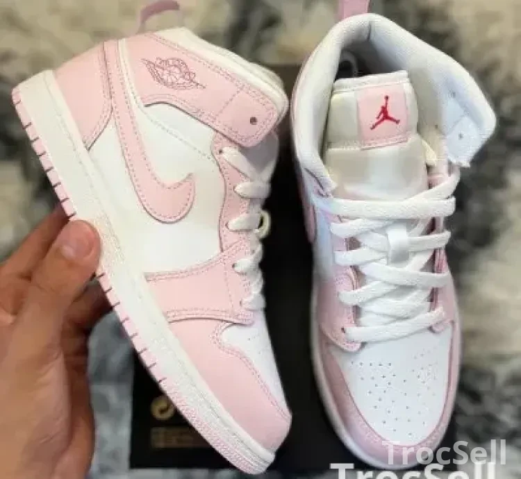 Jordan 1 Mid PS – Pink Foam / Fire Red (EU 35)