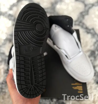 Air Jordan 1 Mid Taille 42 7