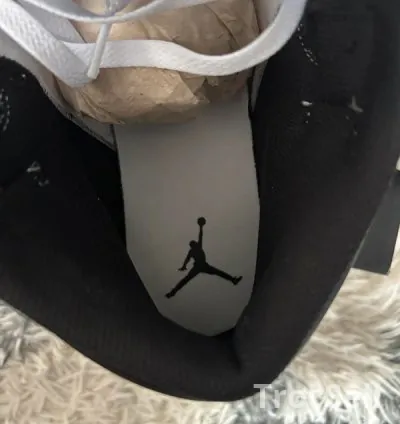 Air Jordan 1 Mid Taille 42 6