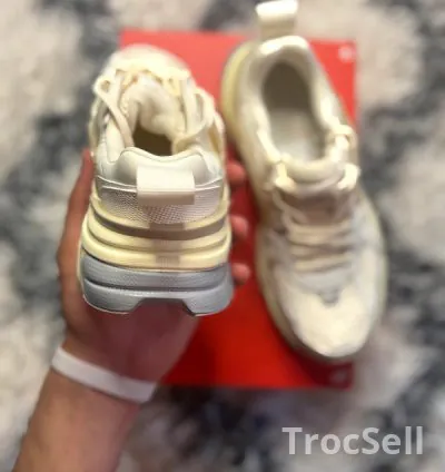 Nike V2K Run Pale Ivory – Pointure 35.5 neuve dans sa boîte 3