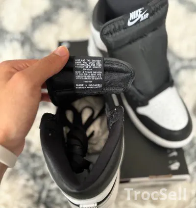 Air Jordan 1 Retro High OG - Black & White (Taille 40 EU) 4