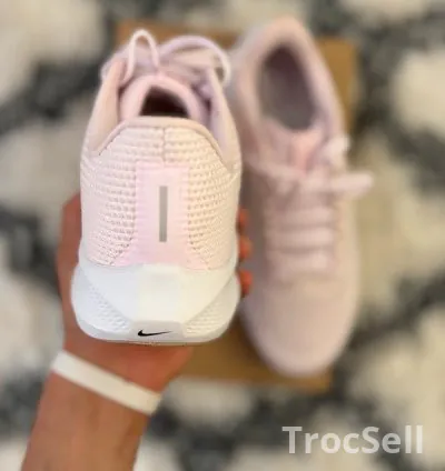 Nike Air Zoom Pegasus 40 – Pearl Pink/White – Taille 44.5 EU – Neuve 3