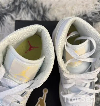 Air Jordan 1 Mid GS FD8780-181 – Sail/Orange – Taille 37.5 EU – Neuve & Authentique 5