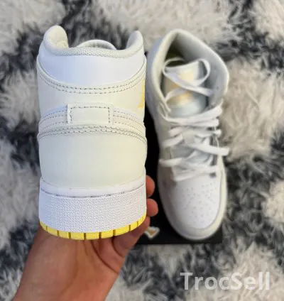 Air Jordan 1 Mid GS FD8780-181 – Sail/Orange – Taille 37.5 EU – Neuve & Authentique 4