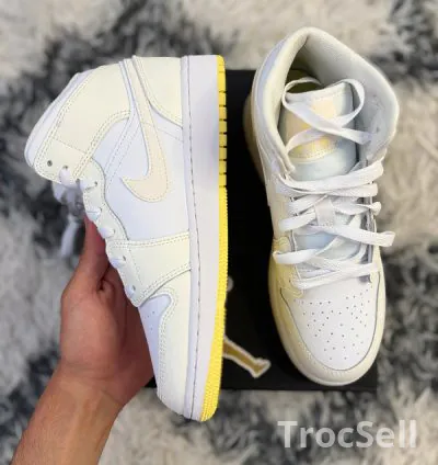 Air Jordan 1 Mid GS FD8780-181 – Sail/Orange – Taille 37.5 EU – Neuve & Authentique