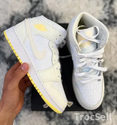 Air Jordan 1 Mid GS FD8780-181 – Sail/Orange – Taille 37.5 EU – Neuve & Authentique